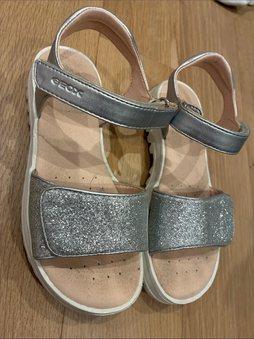 Geox little Girls' Silver Glitter Hook-and-Loop Sandals